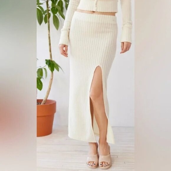 NWT UO Out From Under Bounce Plush Suki Ribbed Ivory Maxi Skirt - Picture 1 of 5